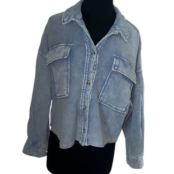 Forever 21 Blue Denim Button Down Size Large - Picture 1 of 7